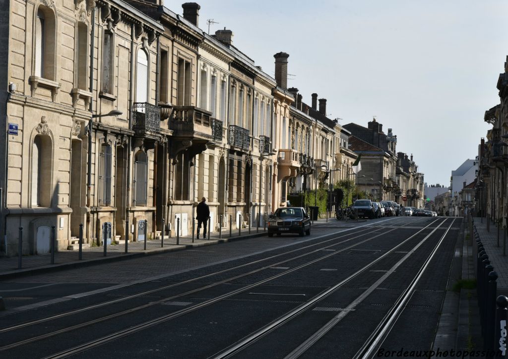 La rue du Grand-Maurian, voie nouvelle en 1901, devient en 1907 rue Frantz Despagnet , du boulevard à la place Amélie Raba-Léon. Frantz-René Despagnet était professeur de droit et adjoint au maire de 1884 à 1892.