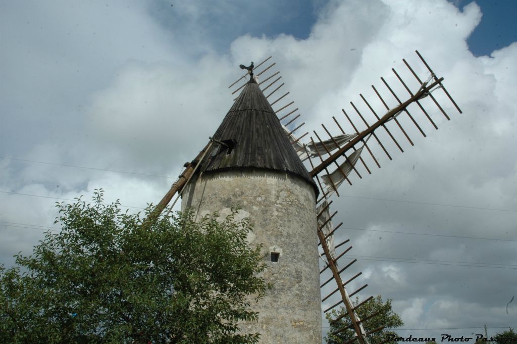 Du blé à la farine, c'est un des trois moulins en activité en Gironde.