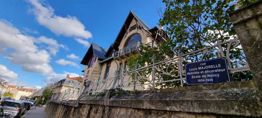 La villa Majorelle est située 1 rue Louis Majorelle à Nancy. Elle est appelée aussi villa Jika , initiales de Jane Kretz, épouse de Louis Majorelle.