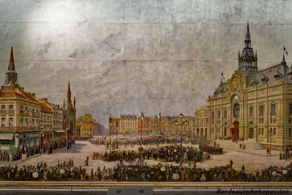 Diverses vues de la ville, peintes aux XIXe et XXe siècles, témoignent d’un paysage urbain façonné par l’industrie textile