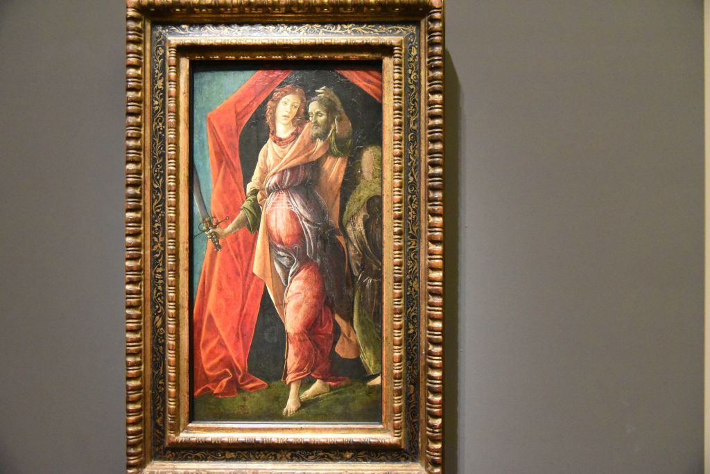 "Judith tenant la tête d'Holopherne". Botticelli reprend le thème de Judith qu'il avait peint 20 ans aupravant.