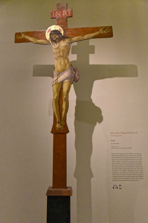 Ce crucifix de taille humaine peint des deux côtés, devait appartenir à une communauté religieuse. Il termine aussi l'exposition.