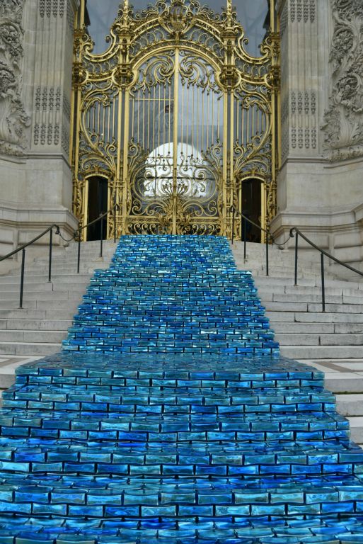Jean-Michel Othoniel vous accueille au Petit Palais avec sa "Rivière bleue".