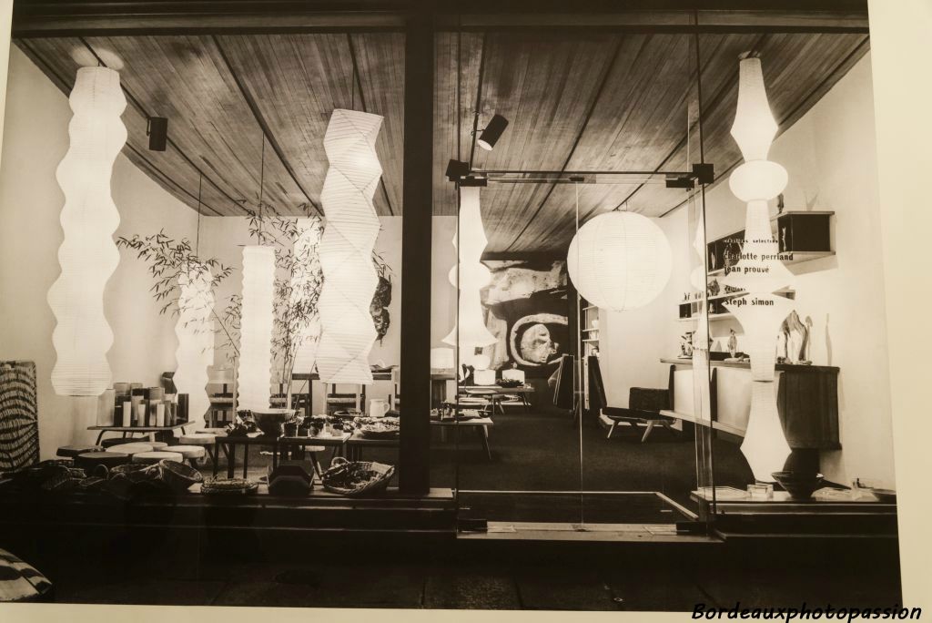 Cette galerie (ici vers 1958)  marquera une génération d'architectes de designers et de clients qui adopteront son "art d'habiter".