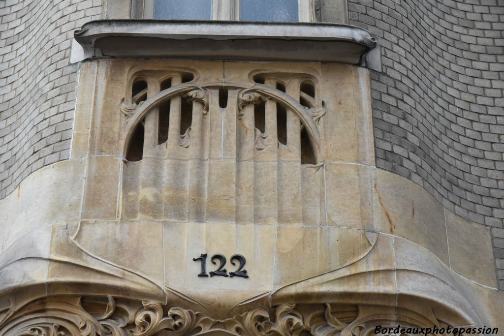 Au 122 de la rue Mozart, Hector Guimard en fera sa demeure et ses bureaux d'étude.