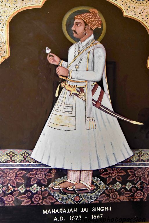 Portrait d'un marahajah du XVIIe siècle particulièrement guerrier.