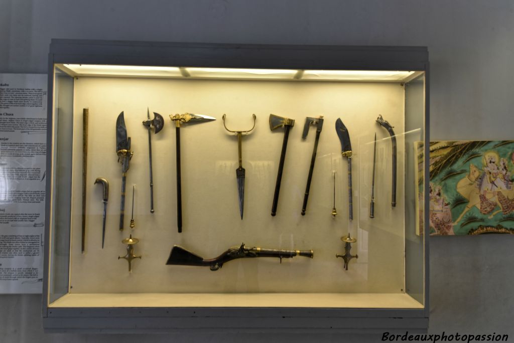 Série d'armes utilisées par les valeureux guerriers rajpoutes.