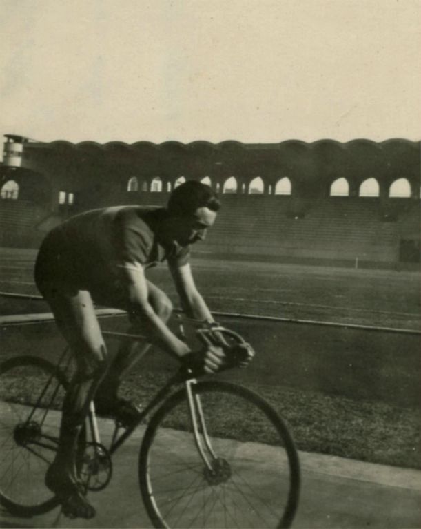 Entrainement d'un coureur en 1947 photo Robert Martineau